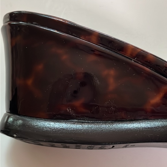 Stuart Weitzman tortoise wedge sandals - Picture 6 of 9